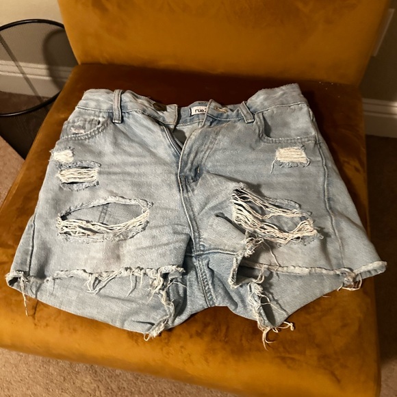 RUE21 Casual Summer Frayed Denim Shorts - Picture 2 of 5